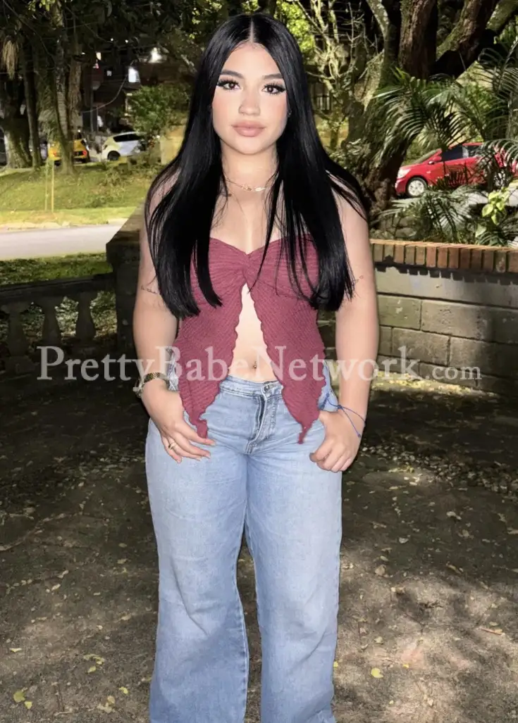 Priyanshi—An Air Hostess as an Independent Escort in Noida Sector 128